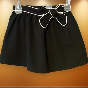 Girls’s GAP black & white accent bow skirt‎ NWT